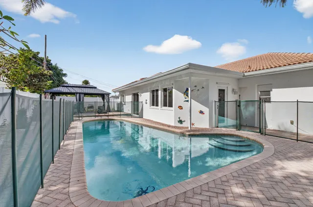 $5,500 | 1012 West Camino Real, Boca Raton, FL 33486