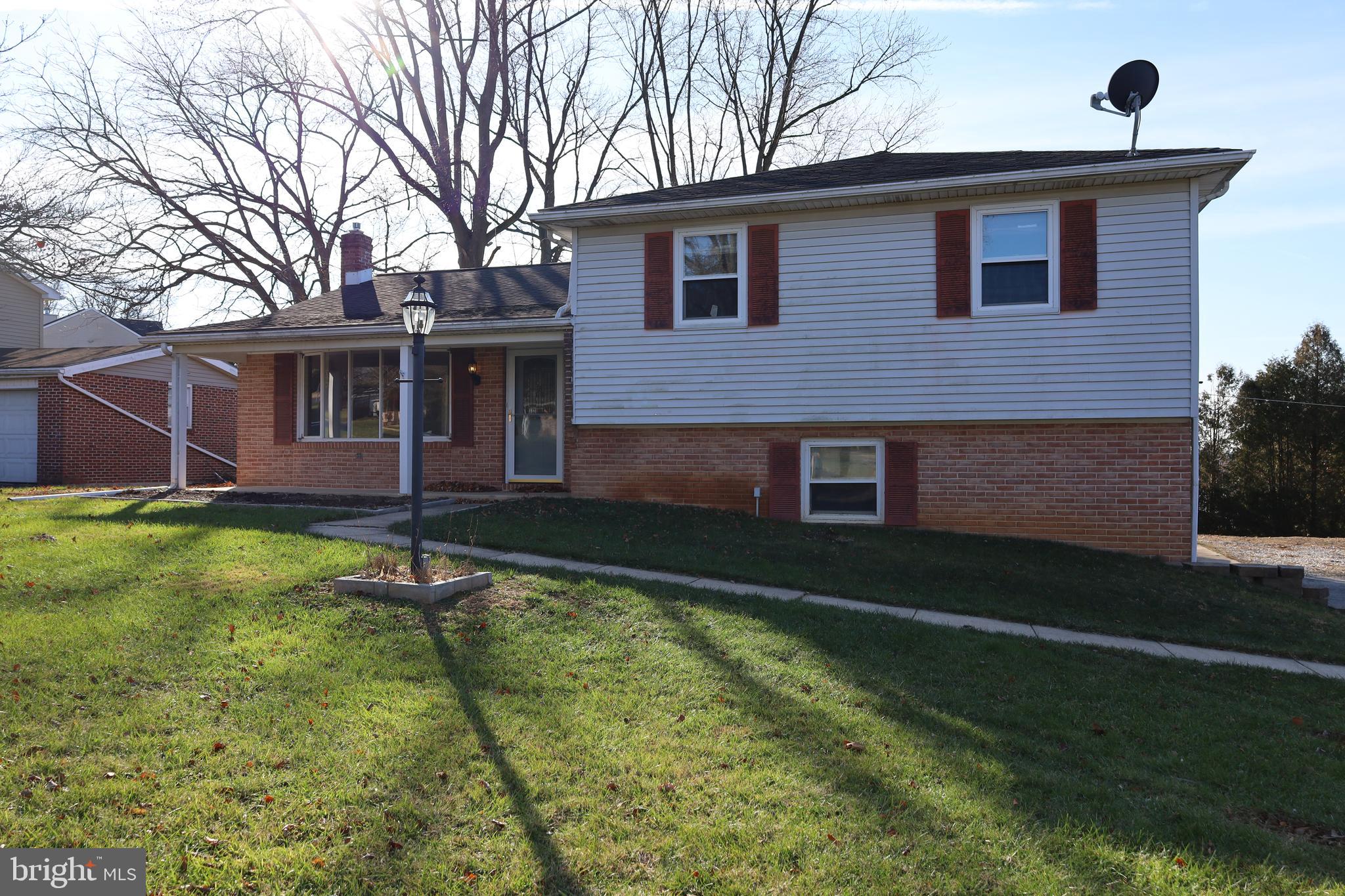 436 Ridgeford Road Dallastown, PA 17313 - Photo 2 of 27 Gallery Image 2