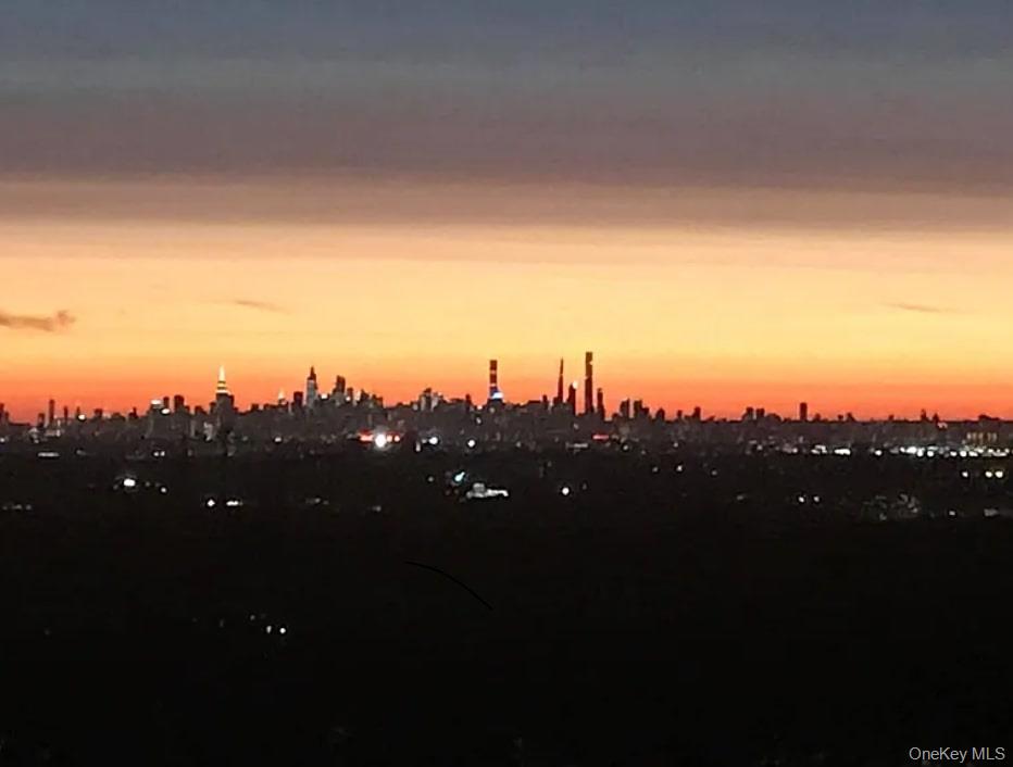 a picture of city view