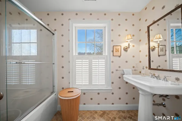 $629,900 | 1 Coles Court, Norwich, CT 06360