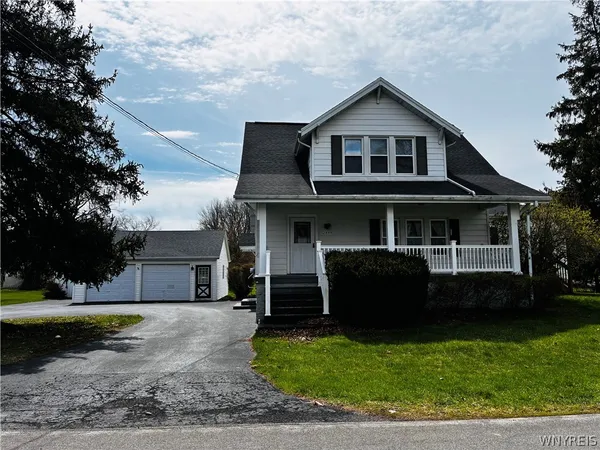 $339,900 | 2898 Tallman Street, Sanborn, NY 14132