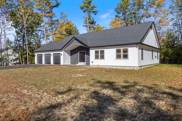 $870,000 | 90 Green Acres Drive, Buxton, ME 04093