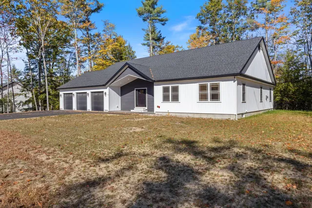 $879,000 | 90 Green Acres Drive, Buxton, ME 04093