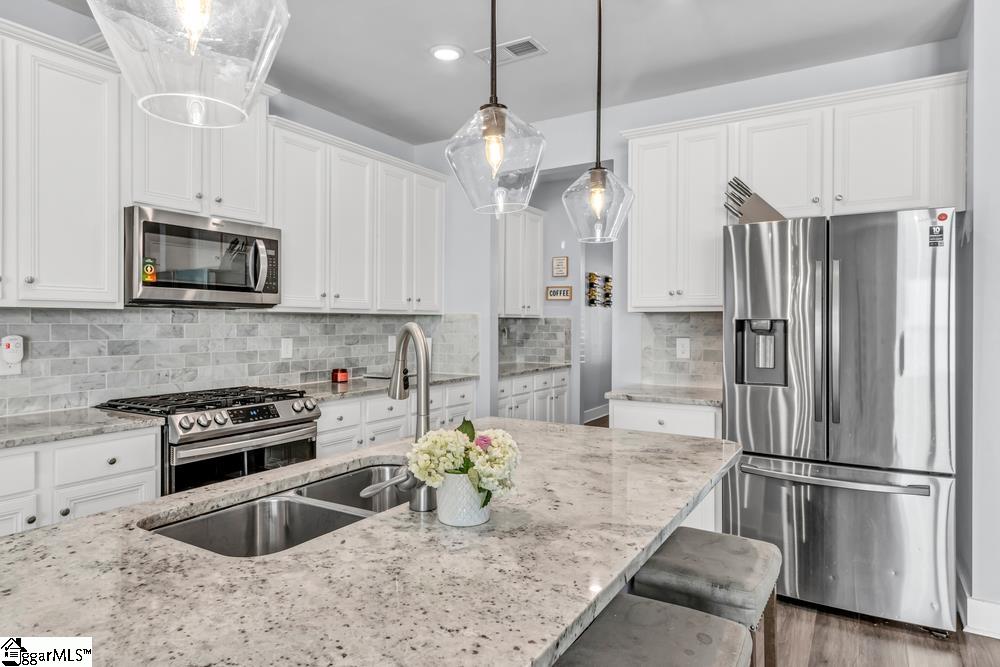 509 Grandon Road Greer, SC 29651 - Photo 8 of 34