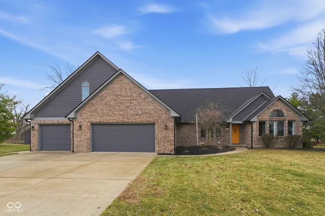 $585,000 | 1171 Waterford Drive, Avon, IN 46123