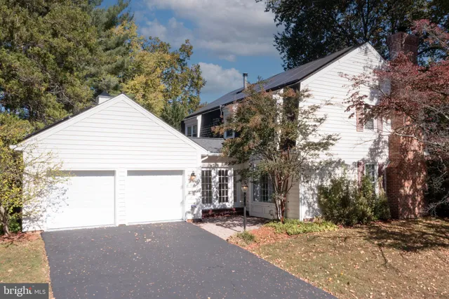 $675,000 | 9841 Meadowcroft Lane, Montgomery Village, MD 20886