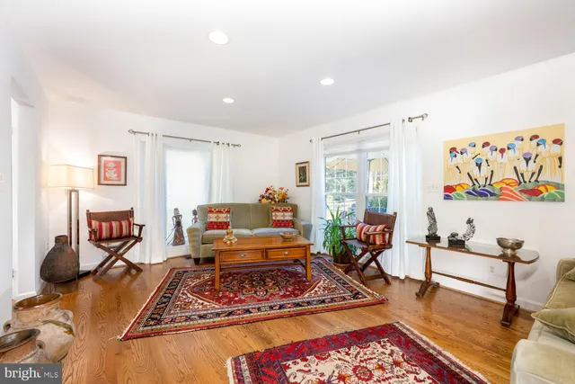 $675,000 | 9841 Meadowcroft Lane, Montgomery Village, MD 20886