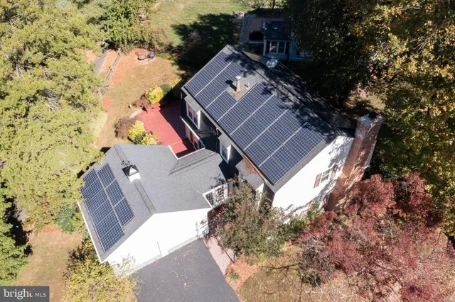 $675,000 | 9841 Meadowcroft Lane, Montgomery Village, MD 20886