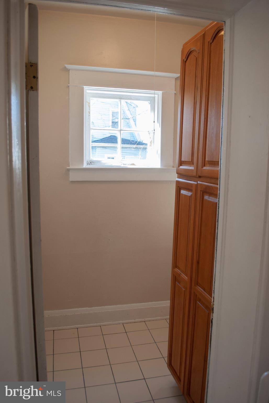 416 Westgate Road Baltimore, MD 21229 - Photo 22 of 44 Walk-in Pantry with Window