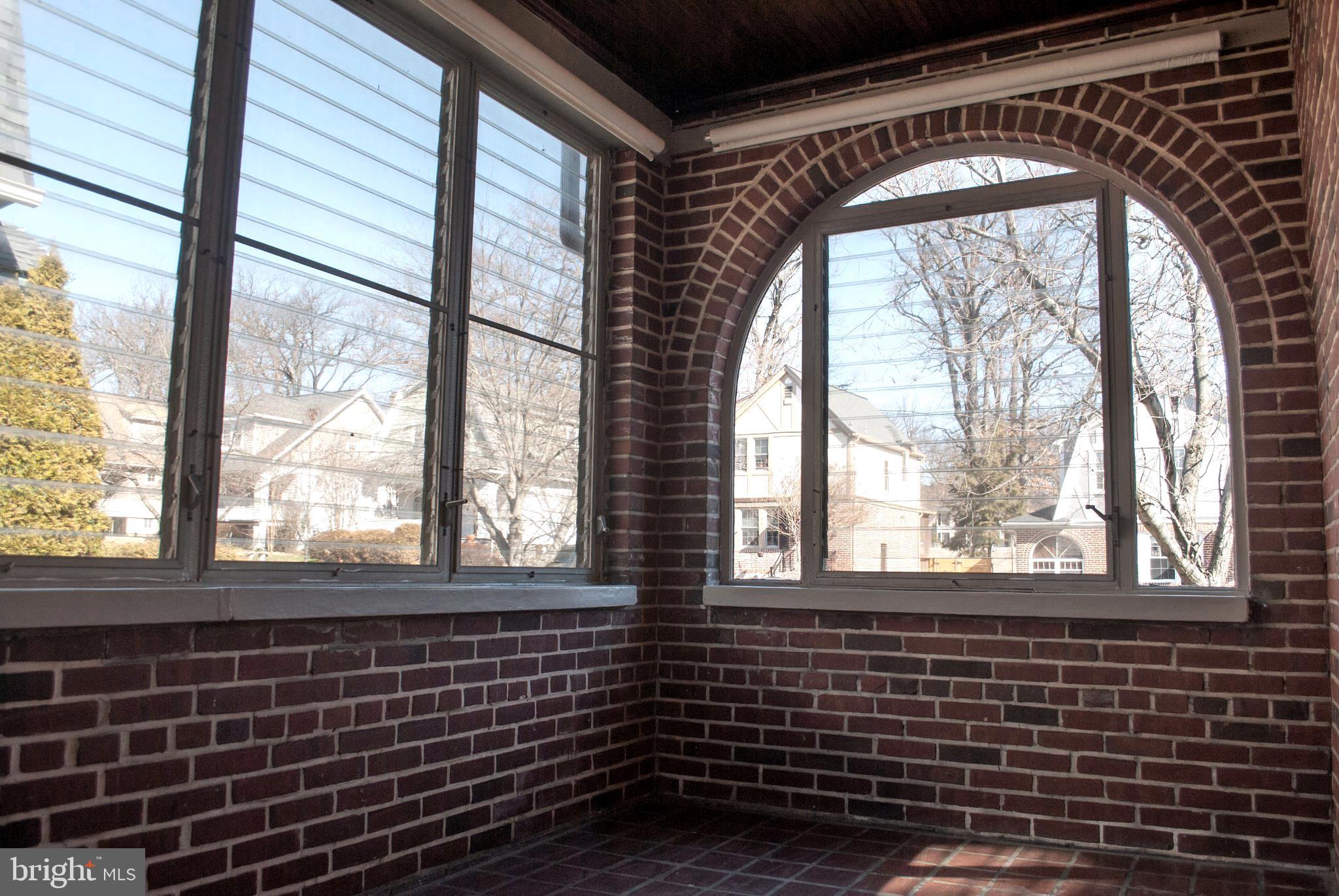 416 Westgate Road Baltimore, MD 21229 - Photo 8 of 44 Bright Florida/Sunroom w/Jalousie Windows & Shades