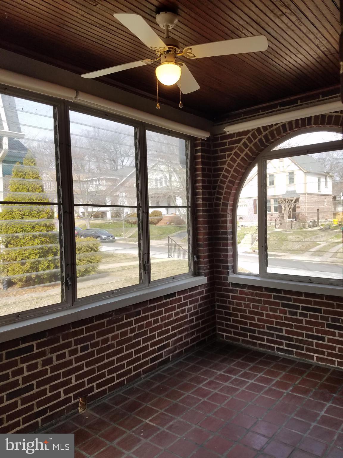 416 Westgate Road Baltimore, MD 21229 - Photo 10 of 44 Sunroom