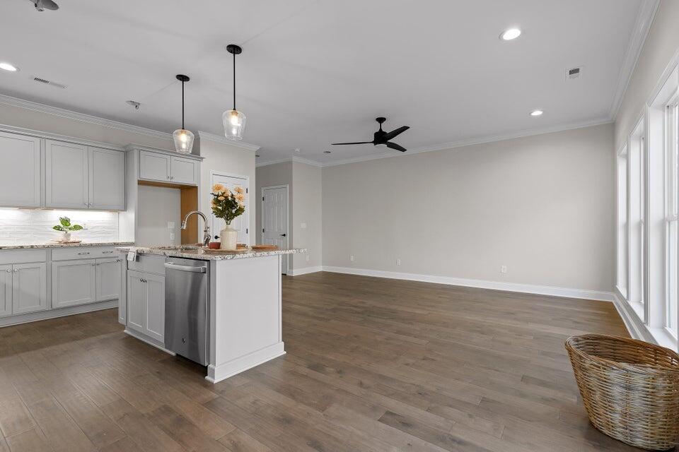 9085 Dallas Hollow Road Soddy Daisy, TN 37379 - Photo 6 of 27 20250502202334431061000000-o