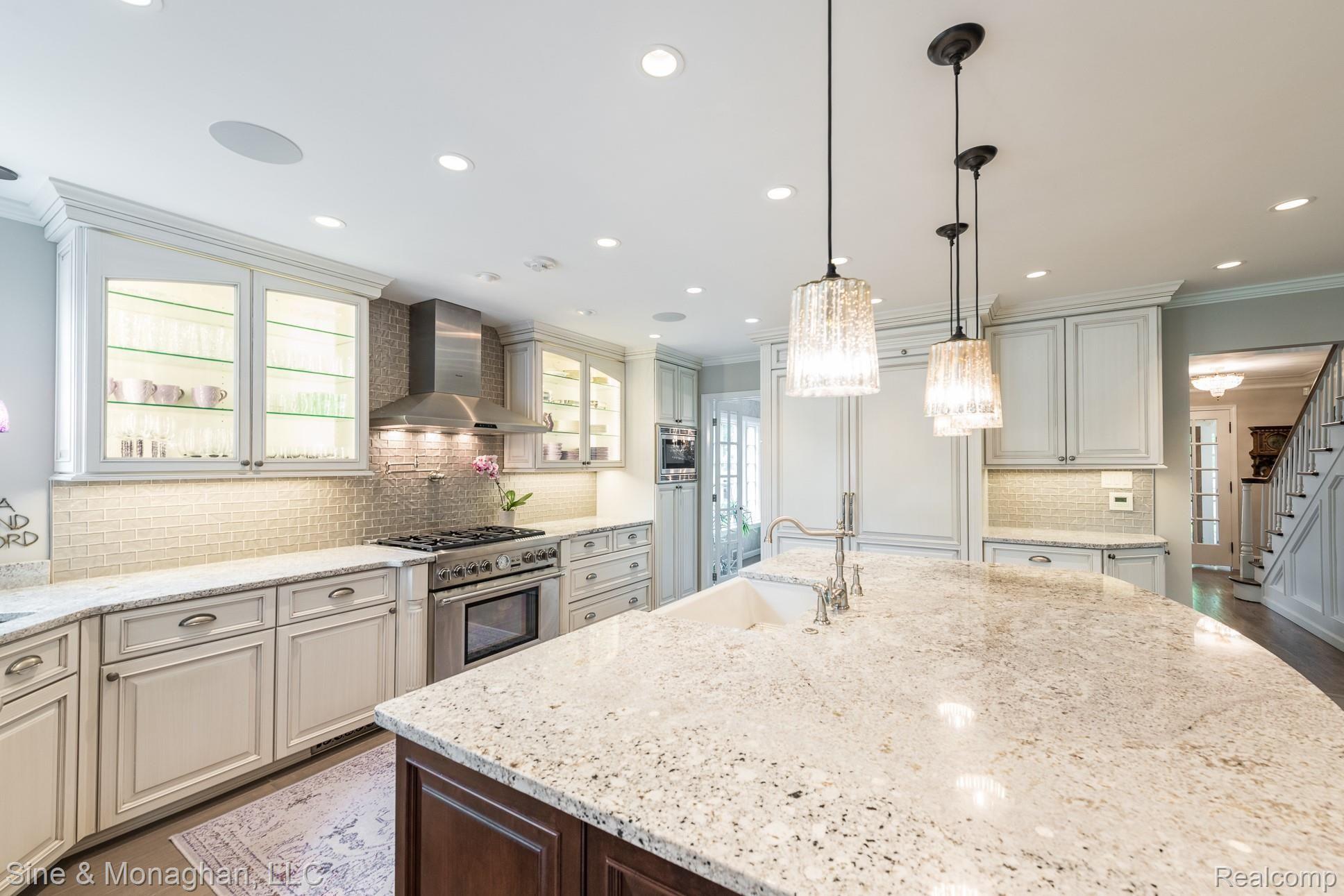 689 Fisher Road Grosse Pointe, MI 48230 - Photo 14 of 58 DSC_1902.jpg