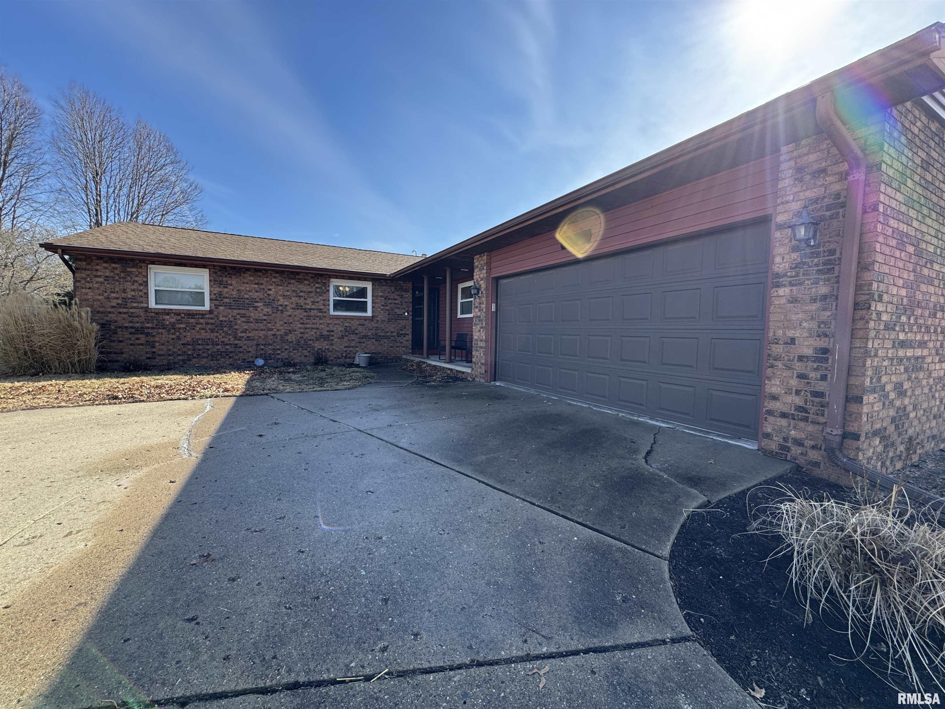 3300 Haviland Drive Springfield, IL 62704 - Photo 3 of 50