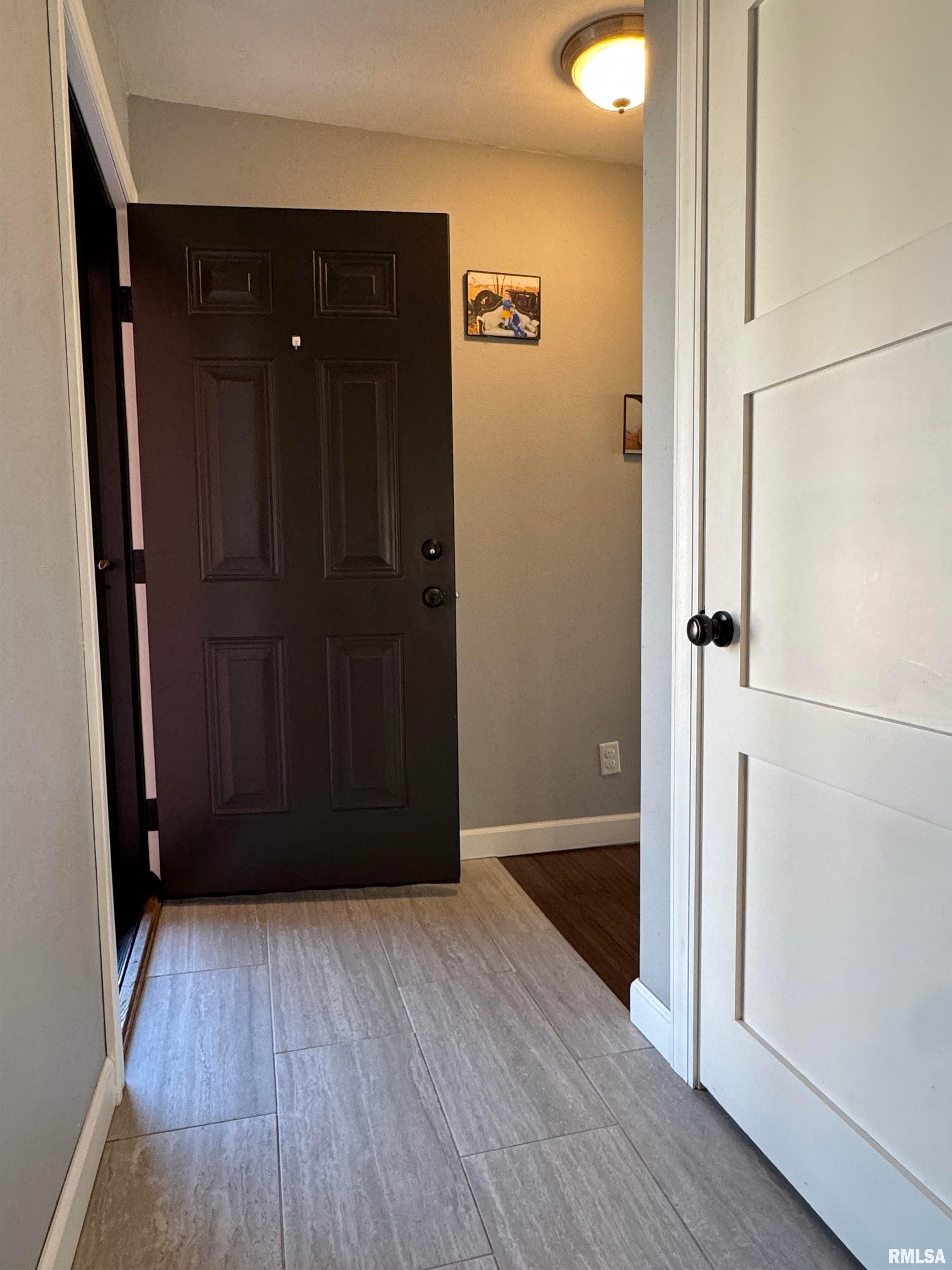 3300 Haviland Drive Springfield, IL 62704 - Photo 5 of 50