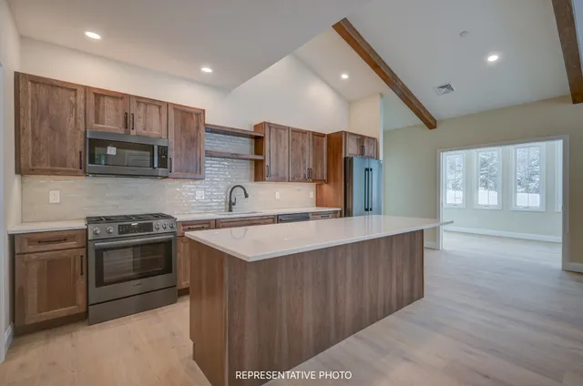 $725,000 | Tbd Tbd Whispering Pines Place, Unit 18, Center Conway, NH 03813