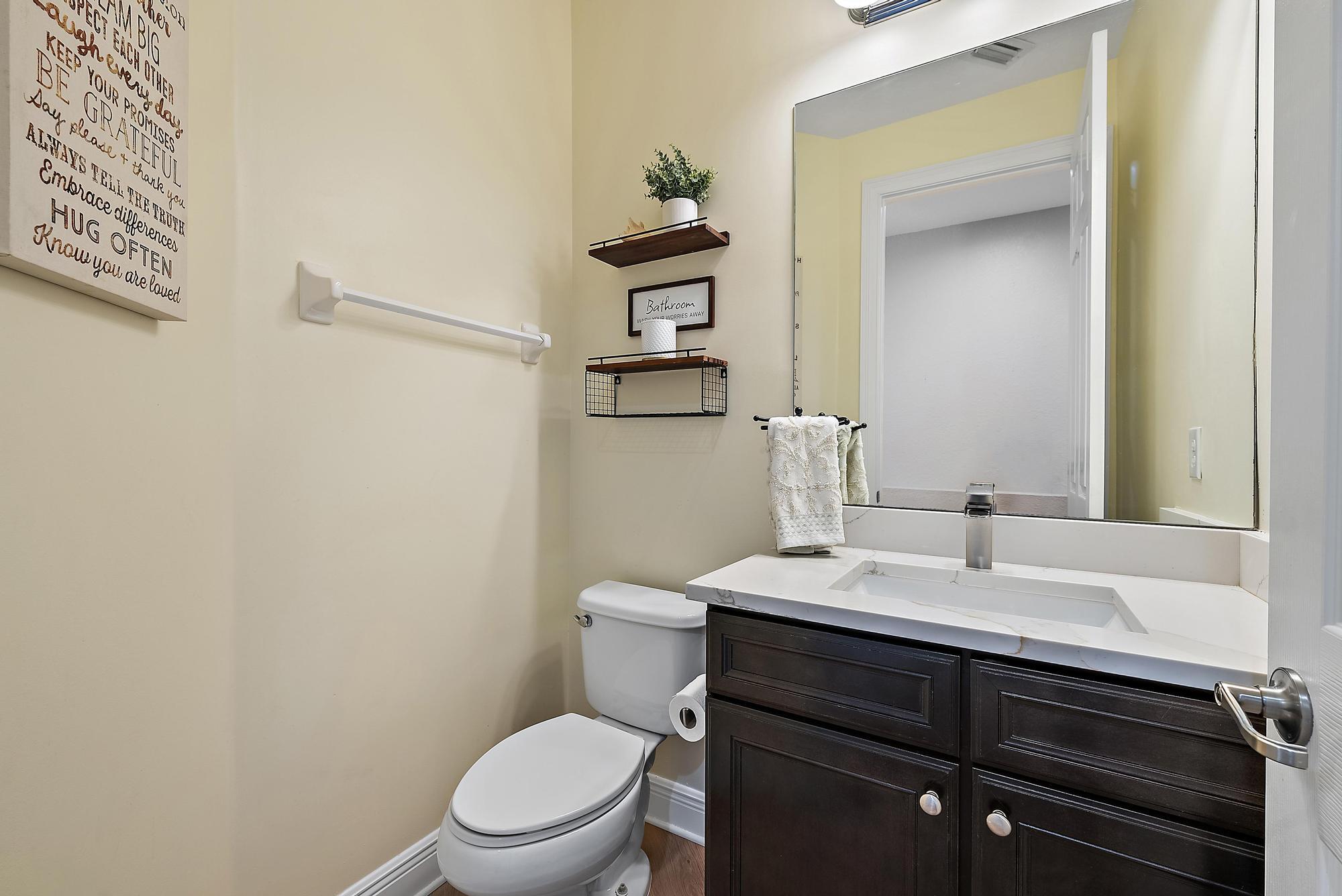 111 Manor Circle Jupiter, FL 33458 - Photo 13 of 33 111 Manor Cir-15