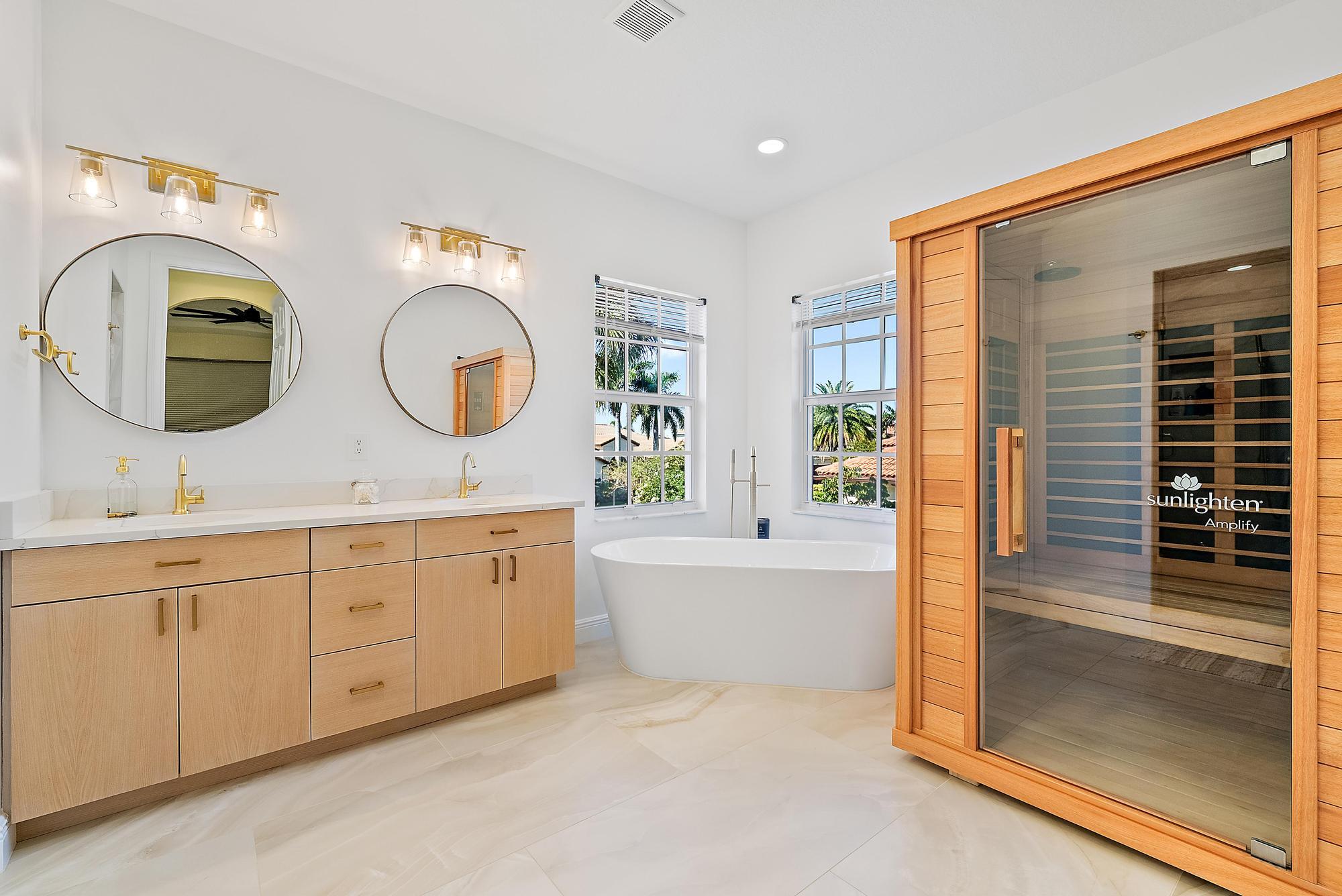 111 Manor Circle Jupiter, FL 33458 - Photo 17 of 33 111 Manor Cir-23