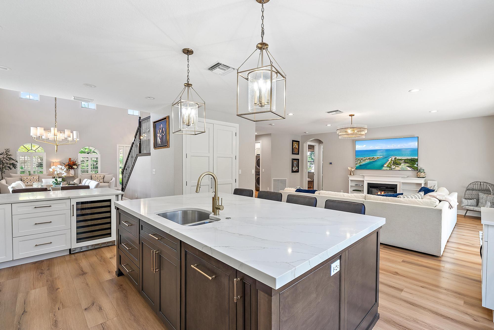 111 Manor Circle Jupiter, FL 33458 - Photo 5 of 33 111 Manor Cir-6