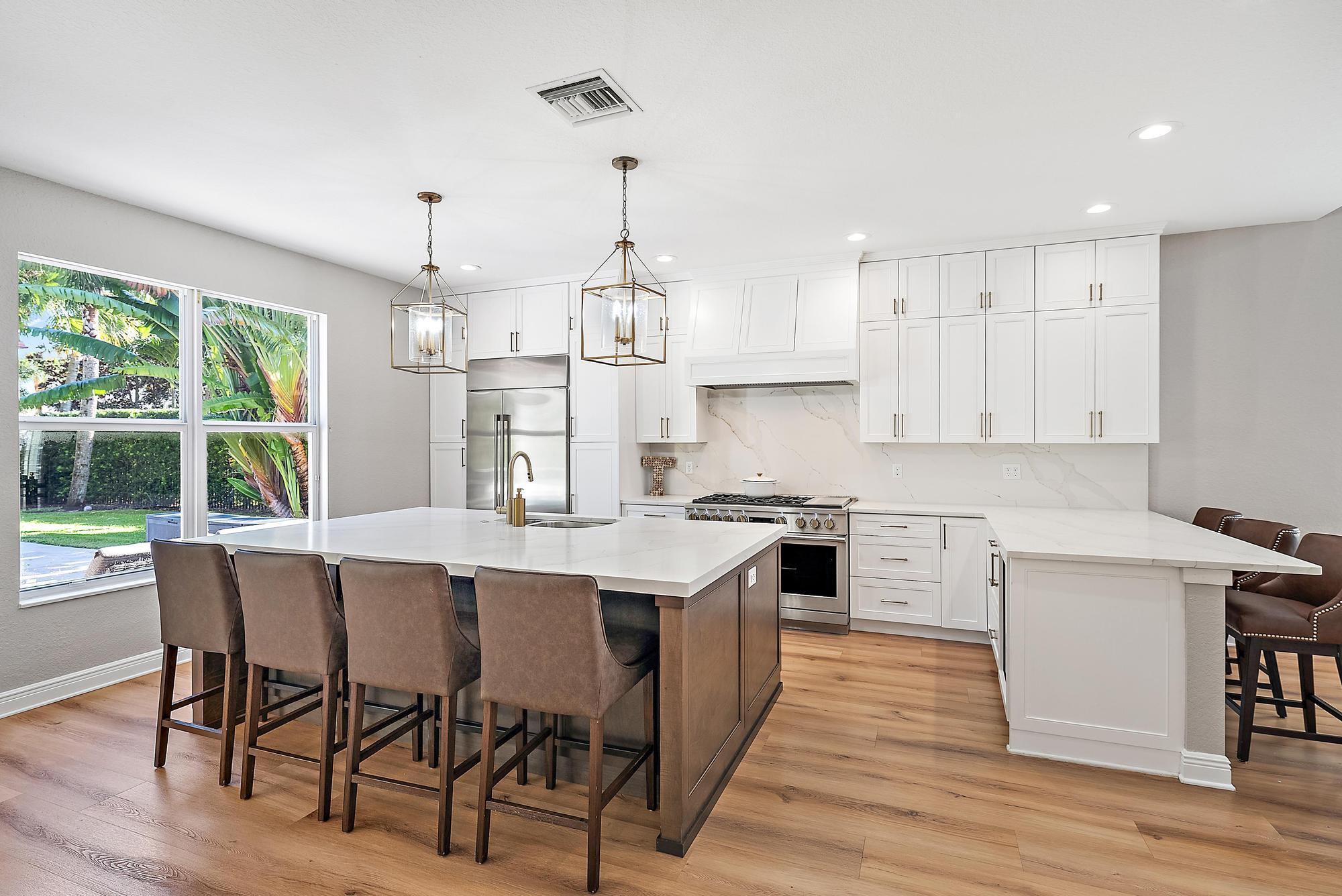 111 Manor Circle Jupiter, FL 33458 - Photo 7 of 33 111 Manor Cir-8