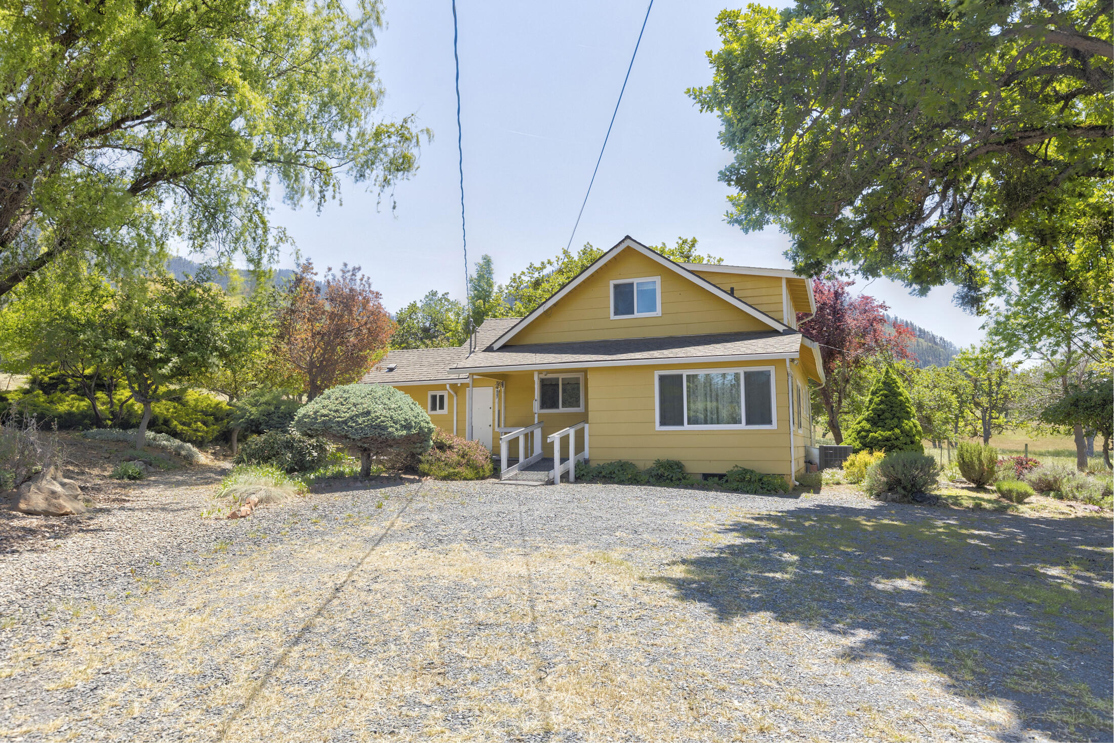 240 Haven Road Jacksonville, OR 97530 - Photo 2 of 54 Closer front of Home