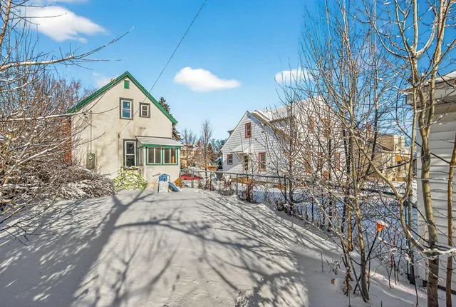 $200,000 | 274 Wyoming Street East, St. Paul, MN 55118