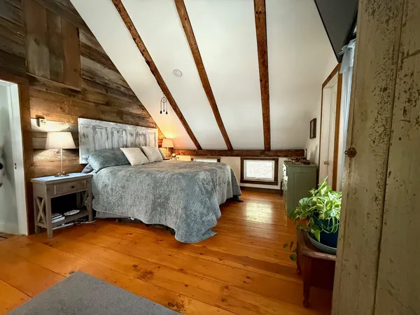 $319,000 | 1829 West Jamaica Road, Jamaica, VT 05343