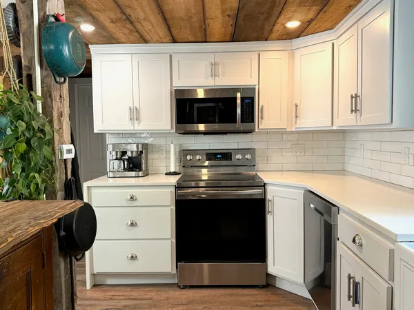 $319,000 | 1829 West Jamaica Road, Jamaica, VT 05343