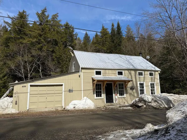 $319,000 | 1829 West Jamaica Road, Jamaica, VT 05343