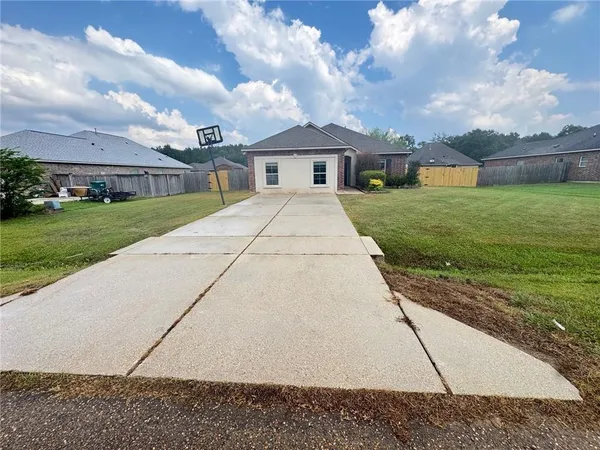 $190,000 | 21326 Beau Chateau Boulevard, Ponchatoula, LA 70454