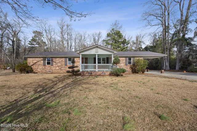 $290,000 | 18809 Highway 87, Riegelwood, NC 28456