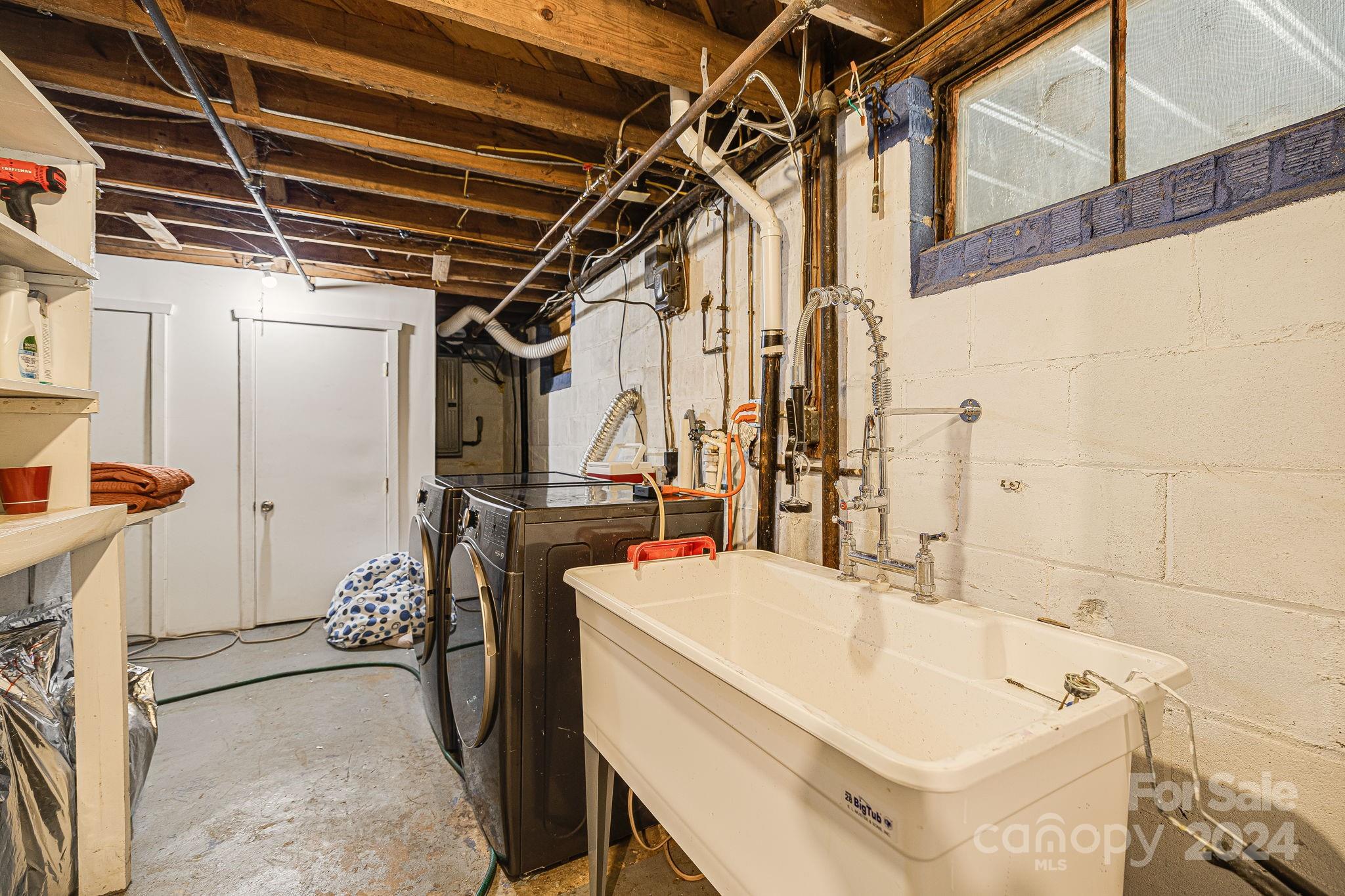 111 Kingsgate Road Asheville, NC 28805 - Photo 32 of 41 Gallery Image 32