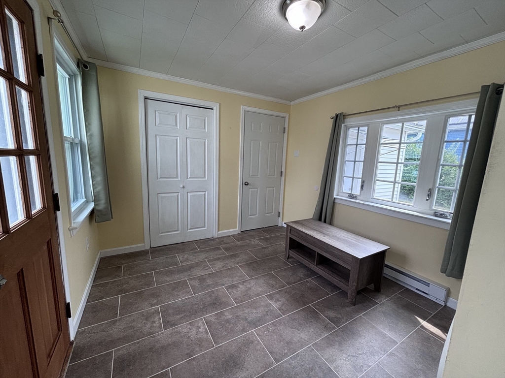 13 Simon Court Clinton, MA 01510 - Photo 5 of 31