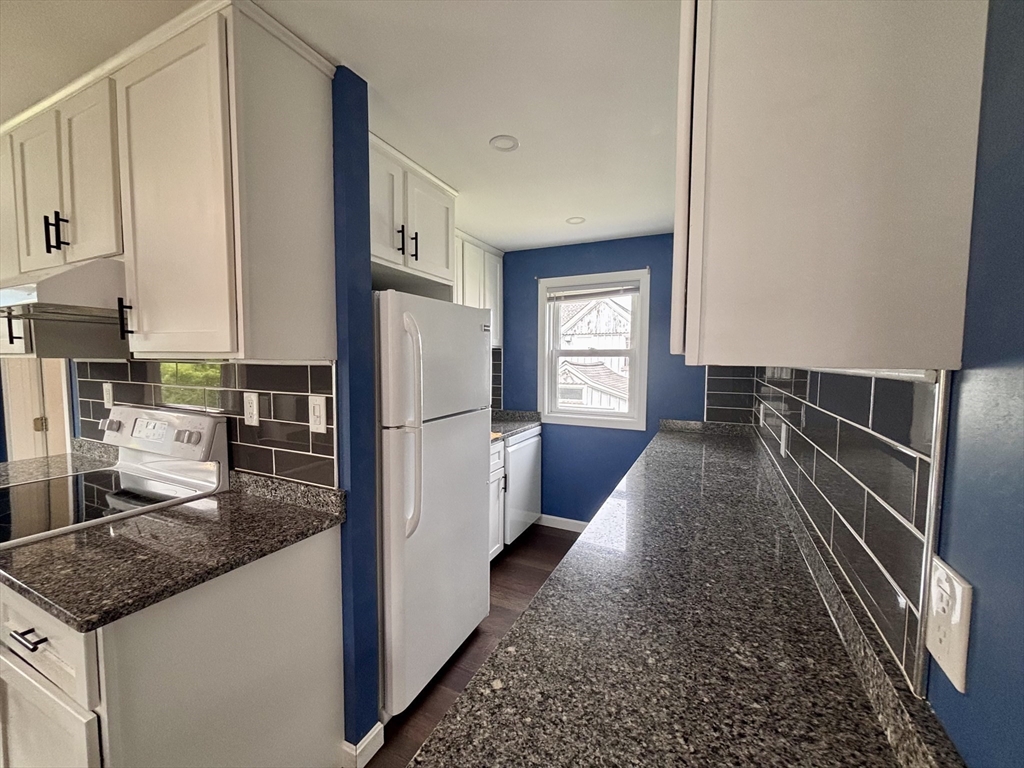 13 Simon Court Clinton, MA 01510 - Photo 9 of 31