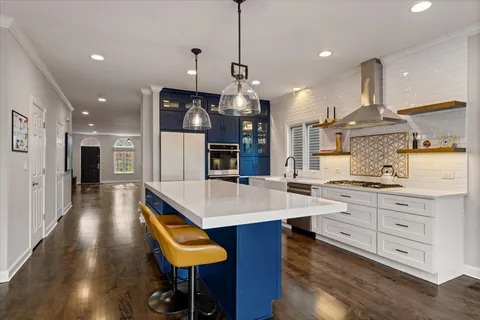 $1,600,000 | 3318 North Claremont Avenue, Chicago, IL 60618
