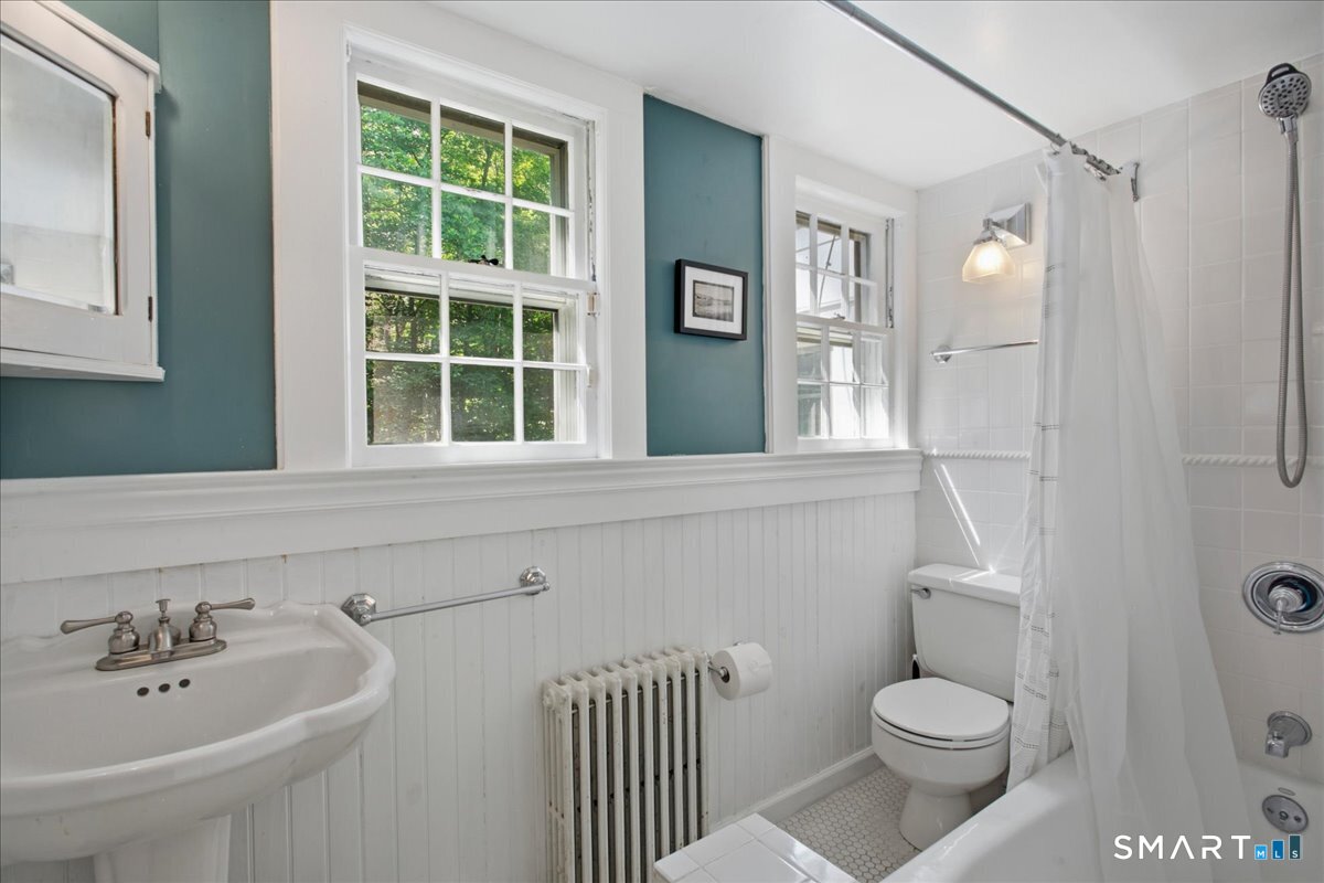 247 Chestnut Hill Road Stamford, CT 06903 - Photo 18 of 30