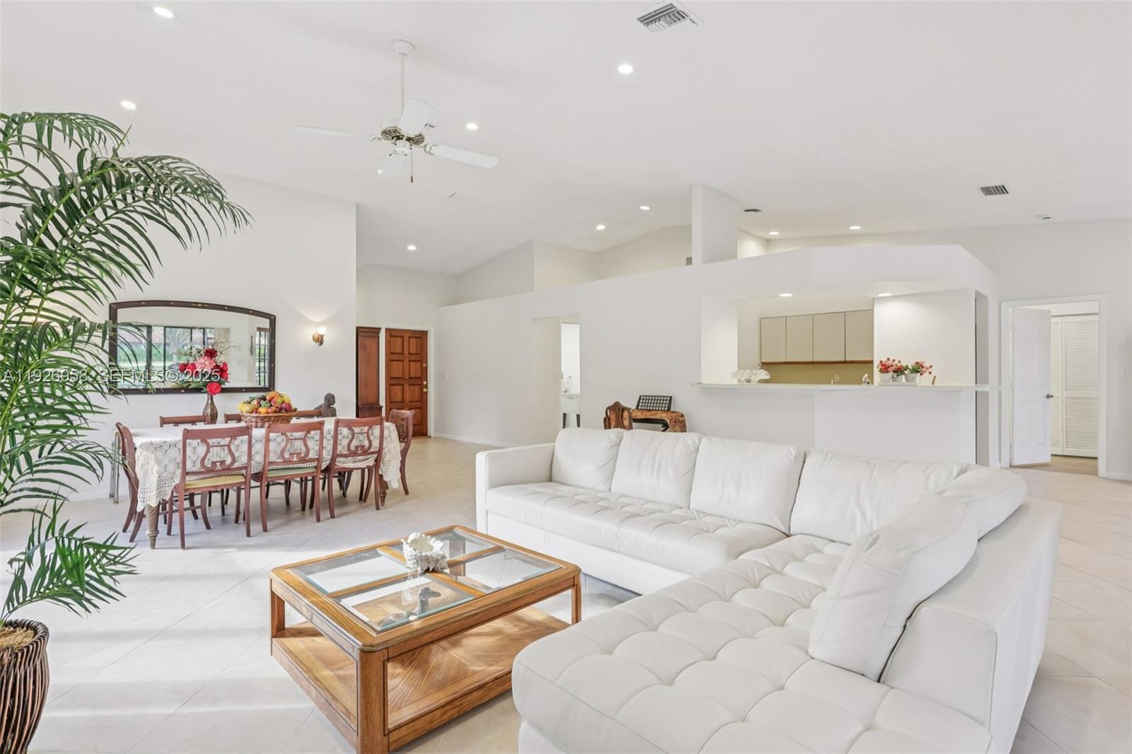 22792 Marbella Circle Boca Raton, FL 33433 - Photo 11 of 54