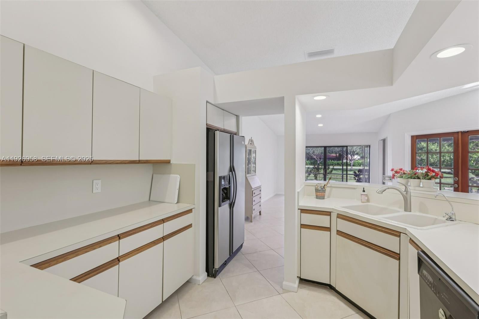 22792 Marbella Circle Boca Raton, FL 33433 - Photo 24 of 54