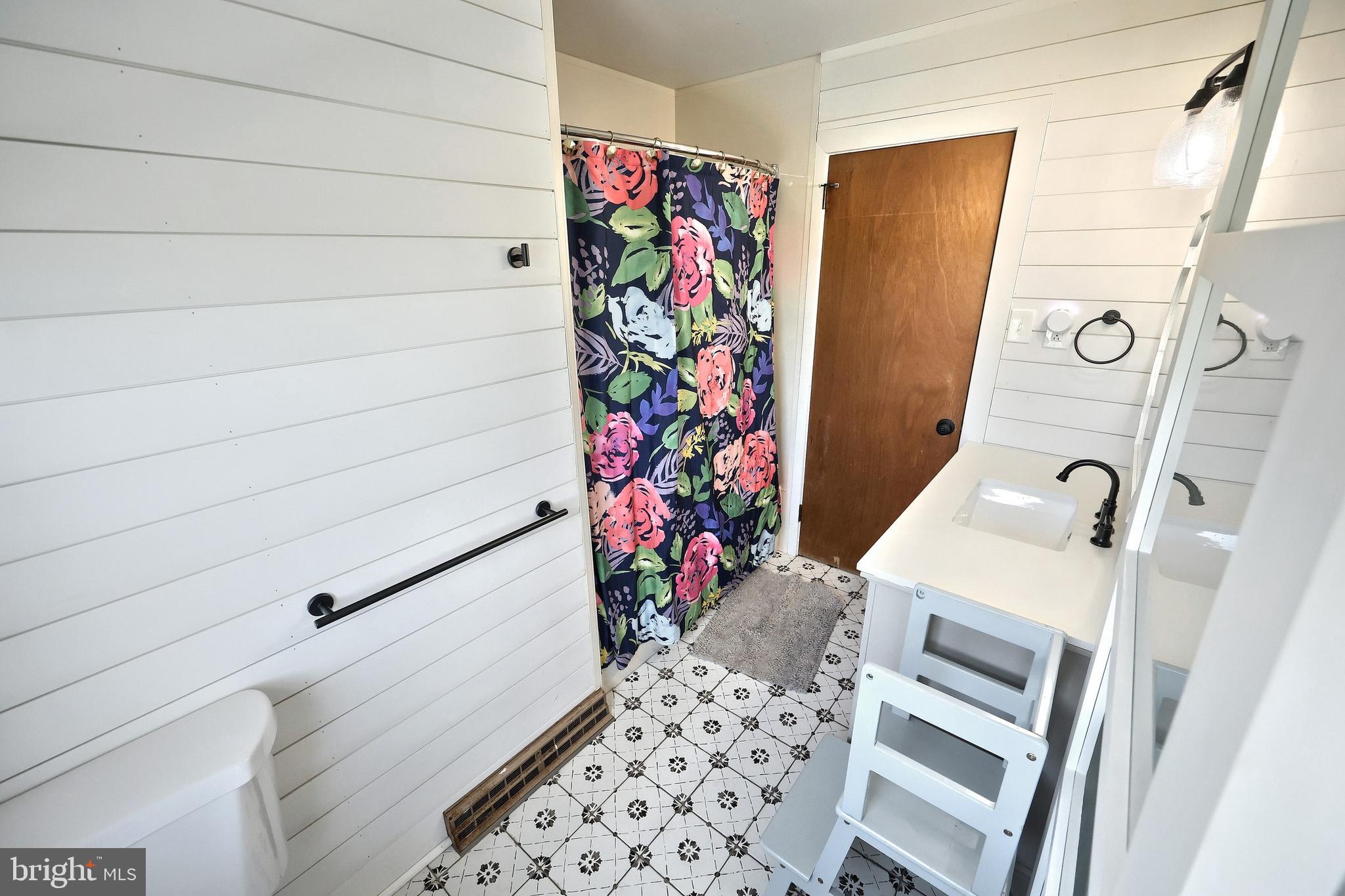 1405 Bonbar Road York, PA 17403 - Photo 18 of 41 Gallery Image 18
