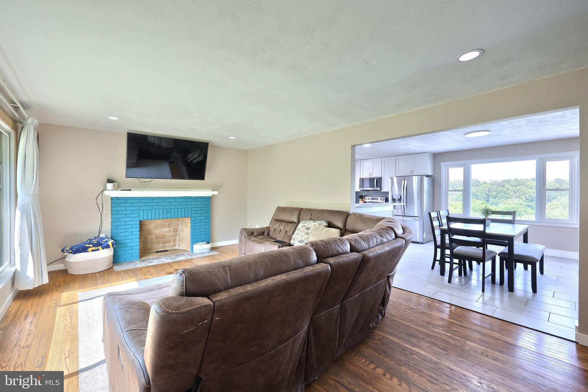 1405 Bonbar Road York, PA 17403 - Photo 2 of 41 Gallery Image 2