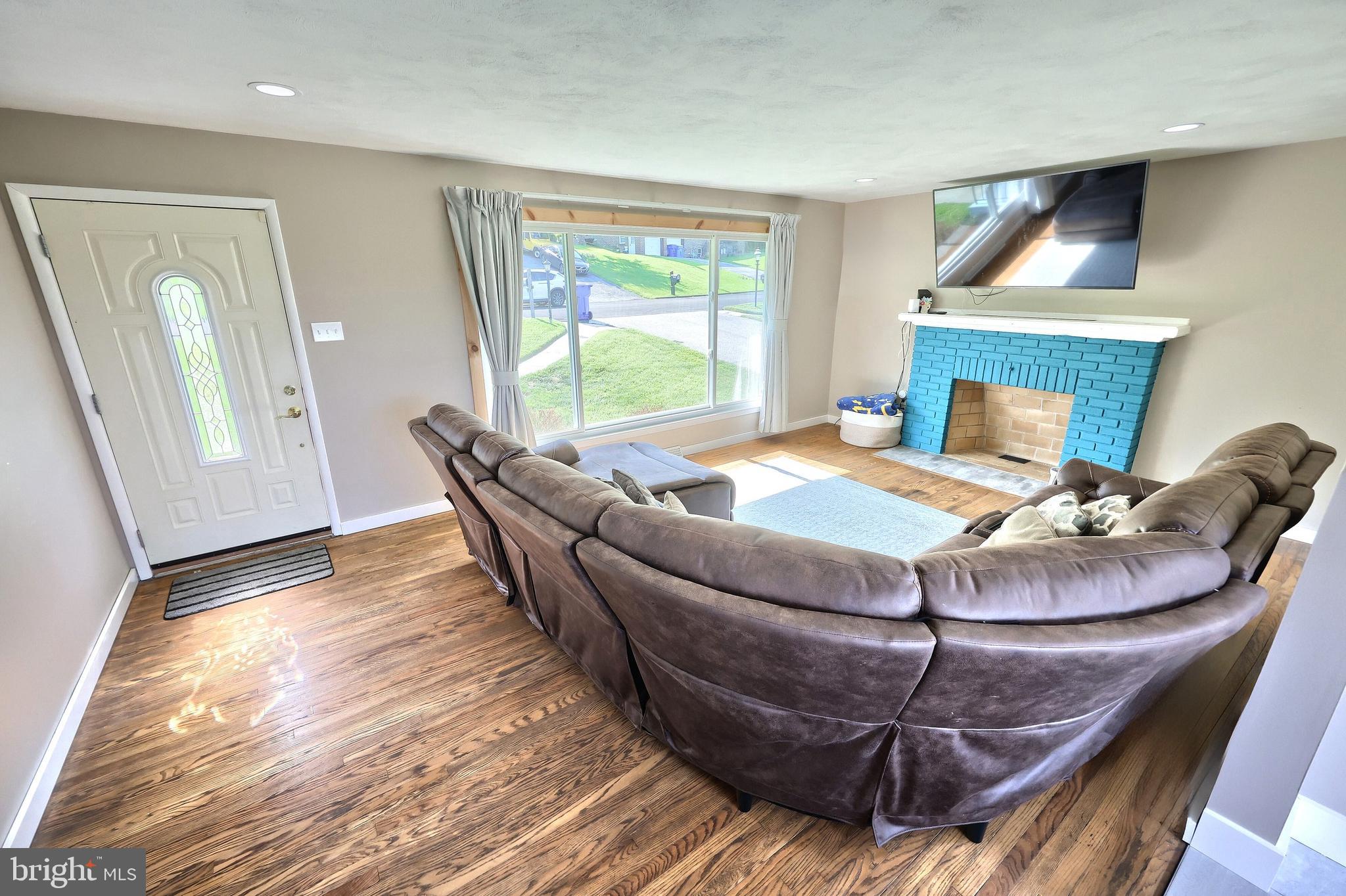 1405 Bonbar Road York, PA 17403 - Photo 3 of 41 Gallery Image 3