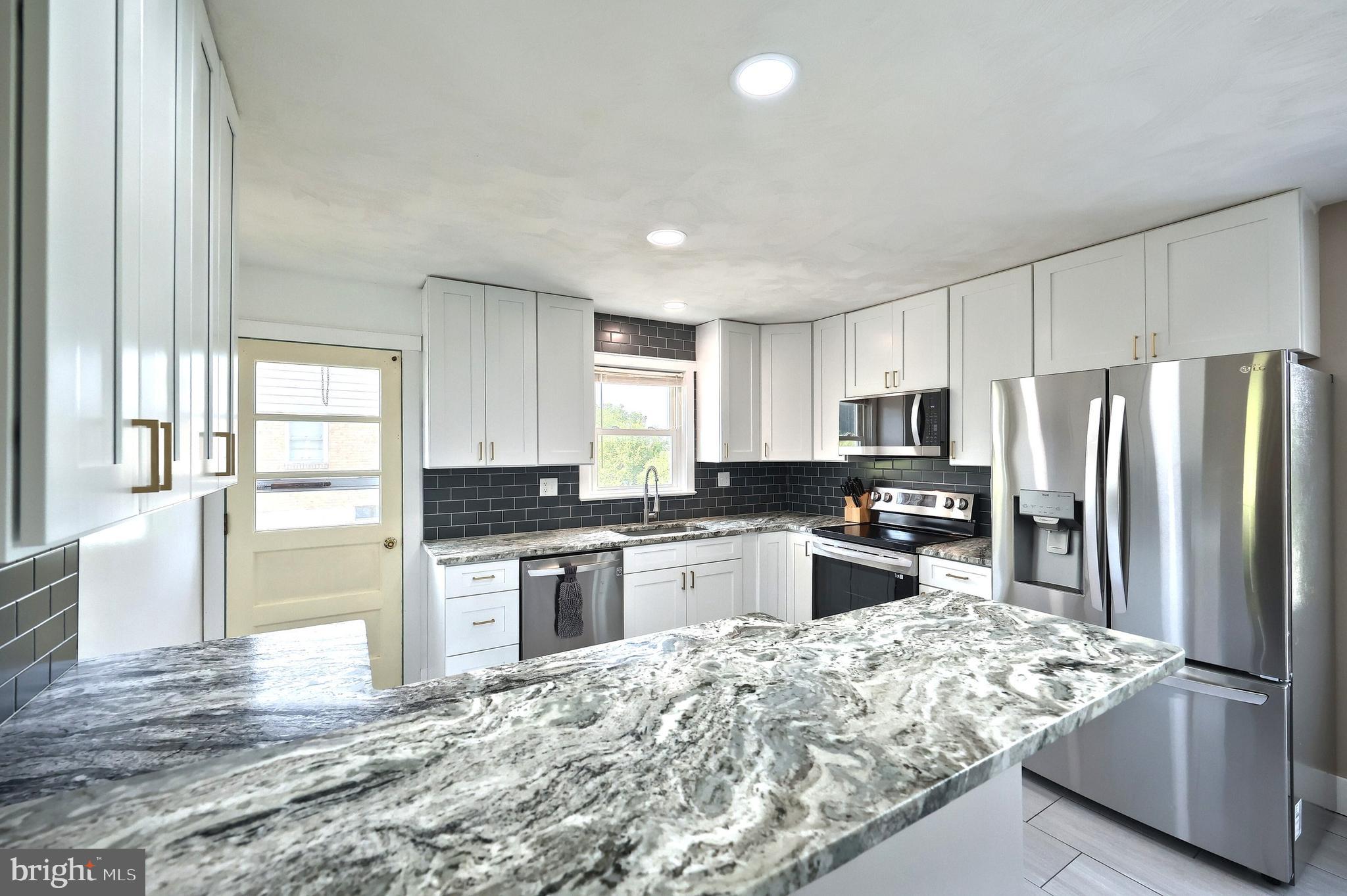 1405 Bonbar Road York, PA 17403 - Photo 9 of 41 Gallery Image 9