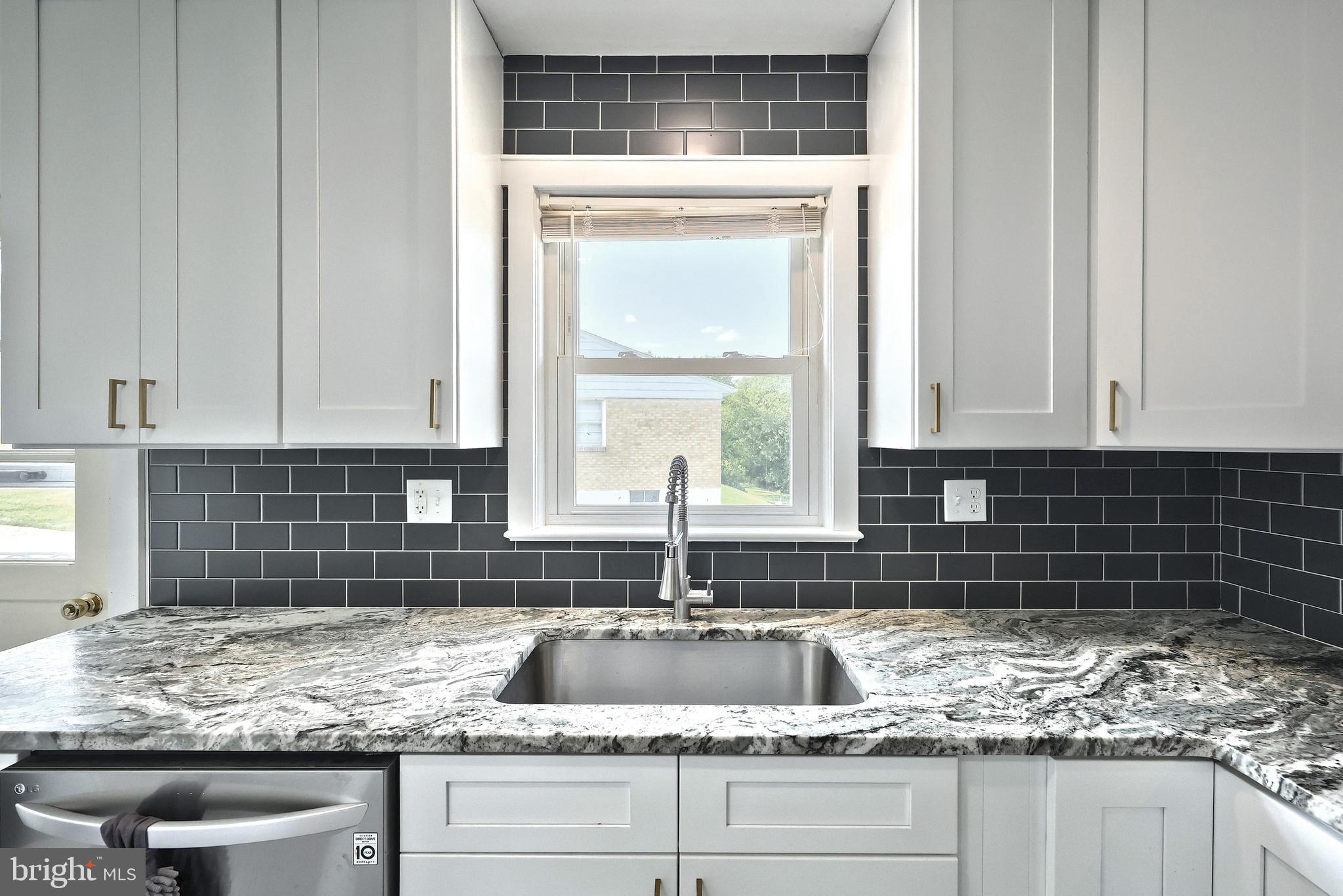 1405 Bonbar Road York, PA 17403 - Photo 10 of 41 Gallery Image 10