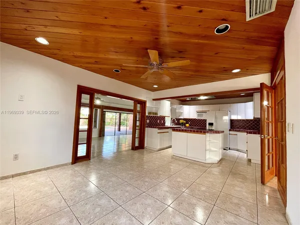 $5,200 | 2351 Southwest 92nd Place, Miami, FL 33165