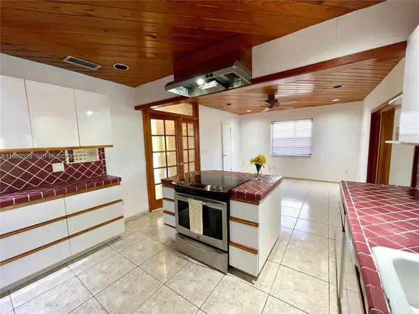 $5,200 | 2351 Southwest 92nd Place, Miami, FL 33165