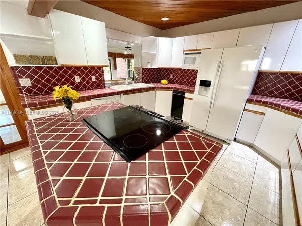 $5,200 | 2351 Southwest 92nd Place, Miami, FL 33165