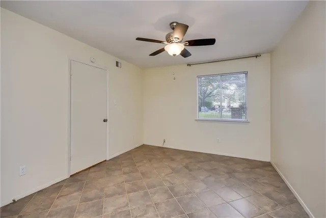 a view of empty room with window