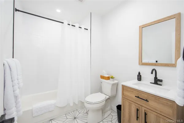 $3,000 | 108-09 Rockaway Beach Drive, Unit A | Rockaway Park