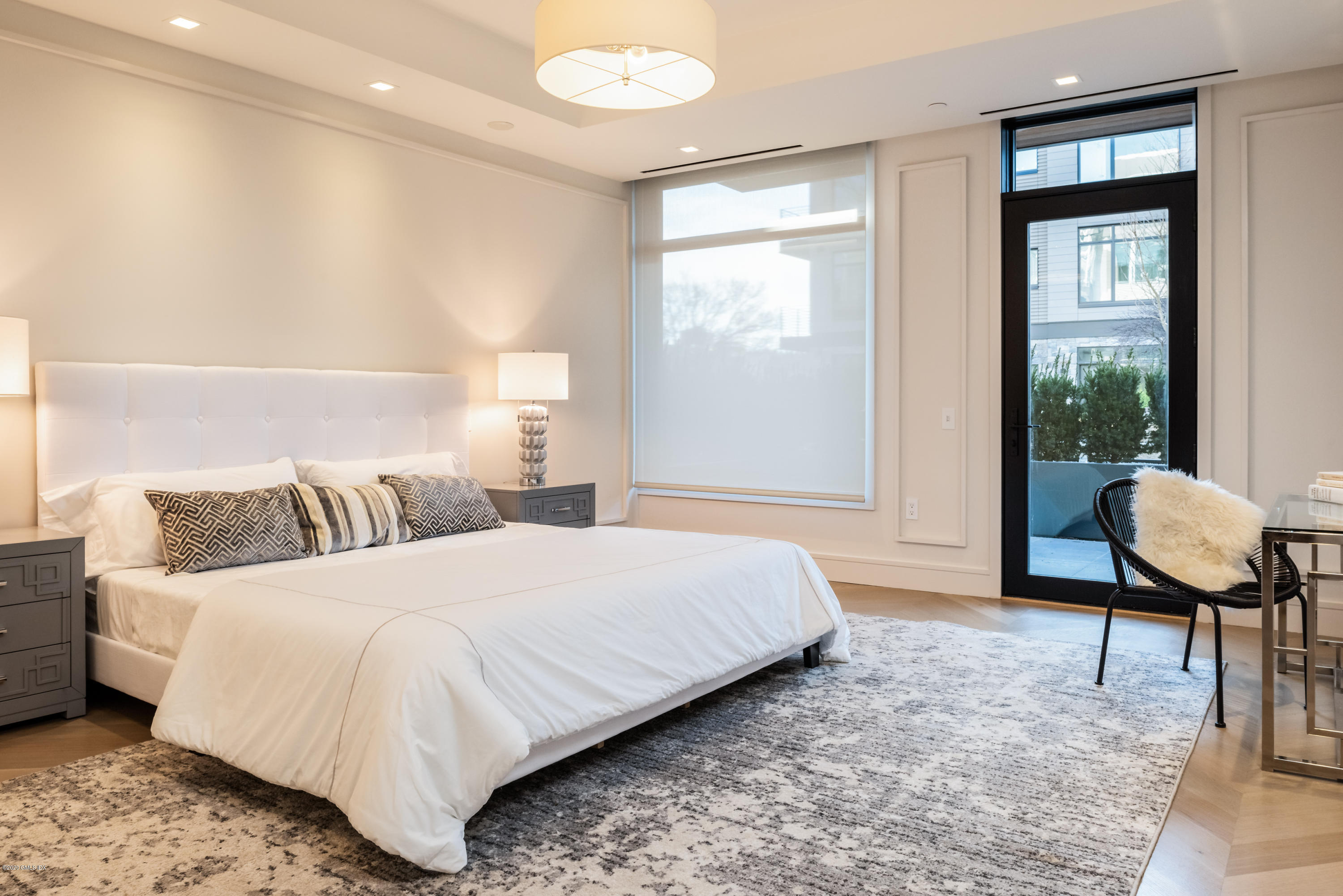 125 Field Point Road, Unit B1 Greenwich, CT 06830 - Photo 10 of 24 125 Field Point Rd 12-2020 INT 14 - PRIN