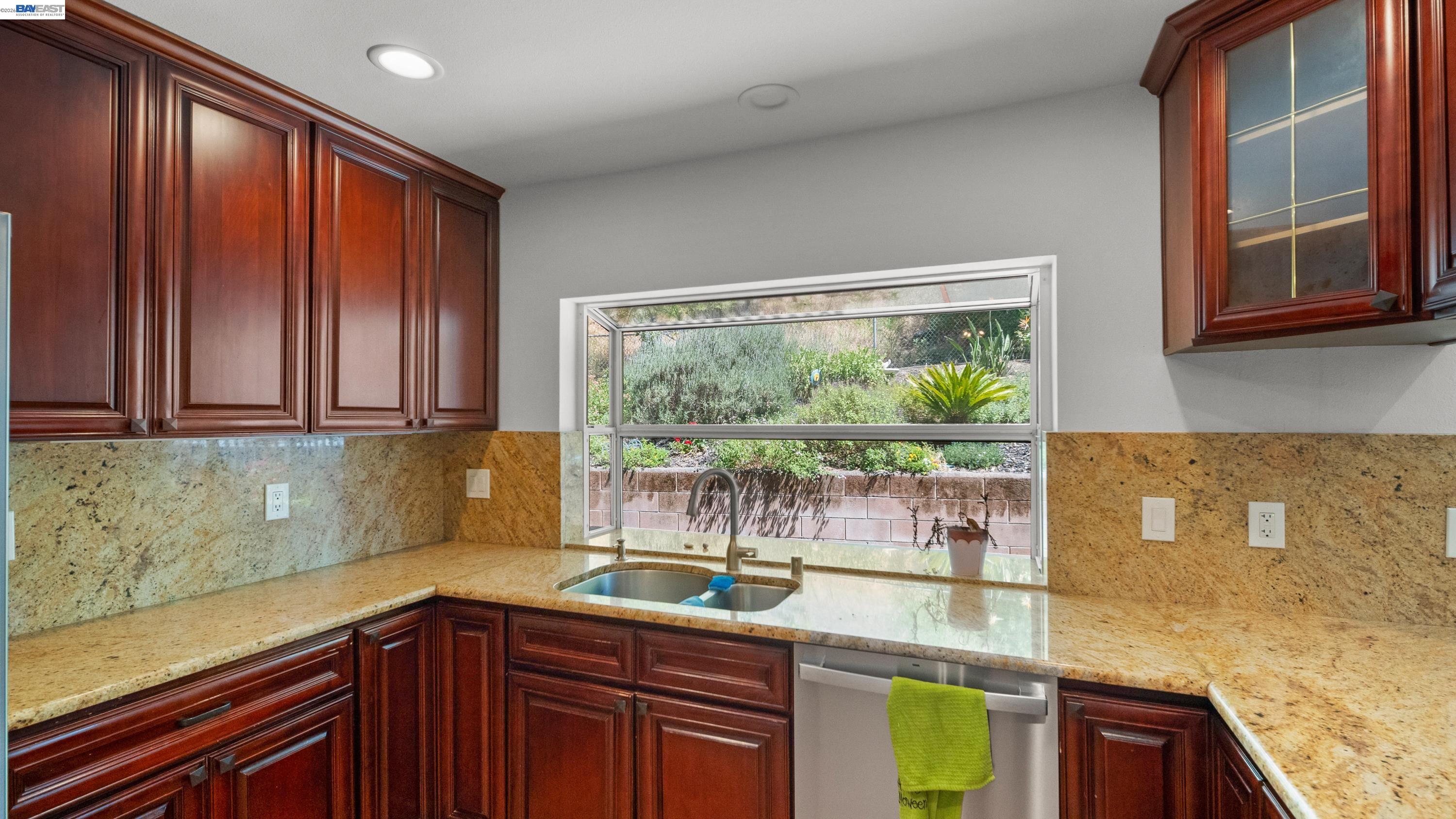 11 Oak Tree Court San Rafael, CA 94903 - Photo 18 of 56